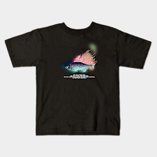 The fish doesn't think Kids T-Shirt